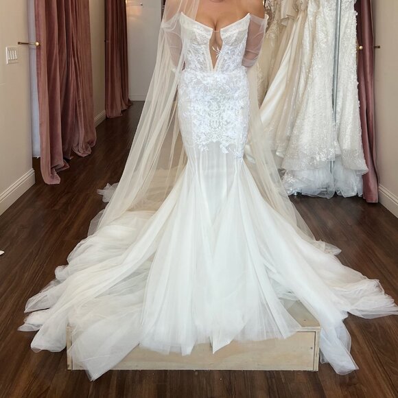 Kim Kassas Couture, Daphne Wedding Dress - 50% off - Picture 1 of 5